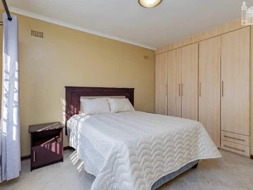 3 Bedroom Flat & Apartment