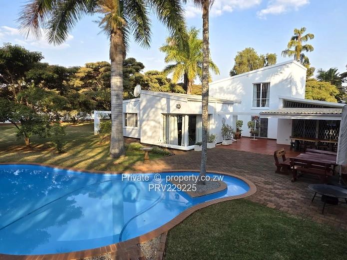 ULTRA-MODERN STYLE BEAUTIFUL SPACIOUS EXECUTIVE HOUSE in EXCELLENT LOCATION to rent wef 01 October