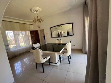 6 Bedroom House