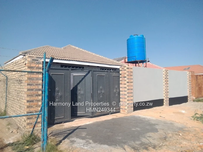 5 Bedroomed House to Let in Murisa park, Chitungwiza
