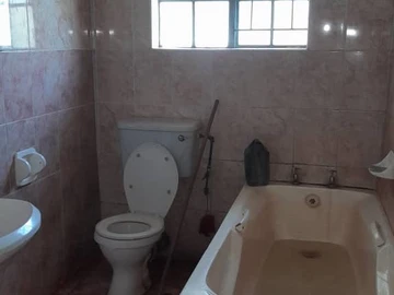 6 Bedroom House