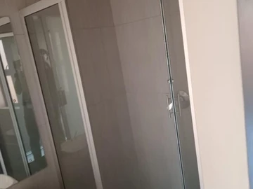 4 Bedroom Flat & Apartment
