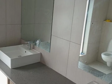 4 Bedroom Flat & Apartment
