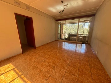 2 Bedroom Flat & Apartment