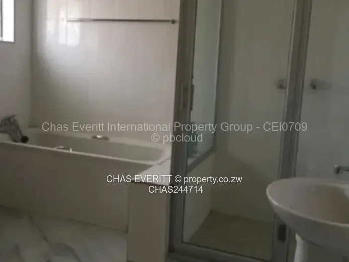 3 Bedroom Flat To Let In Glen Lorne