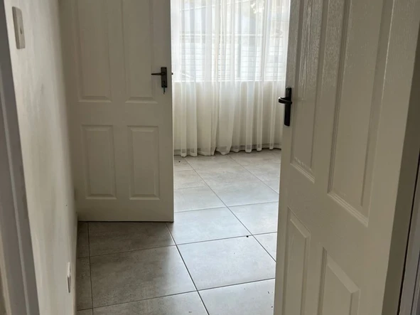 3 Bedroom Flat & Apartment