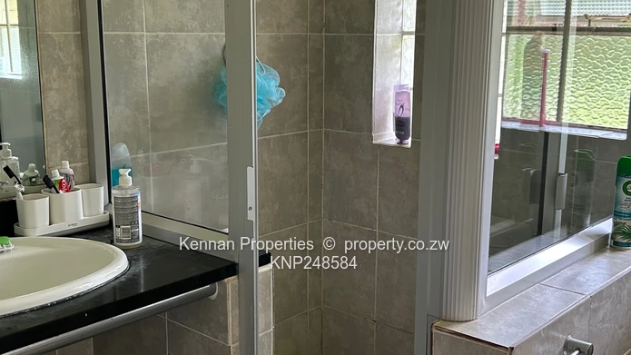 Prestigious Borrowdale Rental – Space, Comfort & Timeless Charm