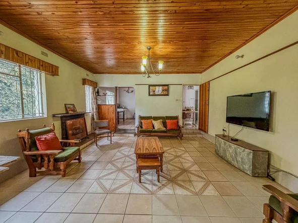 6 Bedroom House