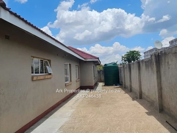 House for Sale – Mainway Meadows