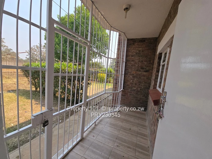 A Renovated 2bedroom apartment to rent close to town