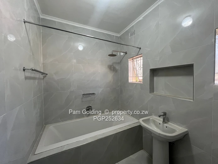 2 Bed Flat in Avondale
