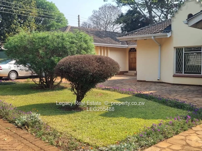 Borrowdale 5-Bed Home with Double Garage & Borehole