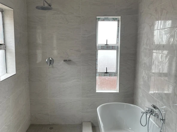 3 Bedroom Flat & Apartment