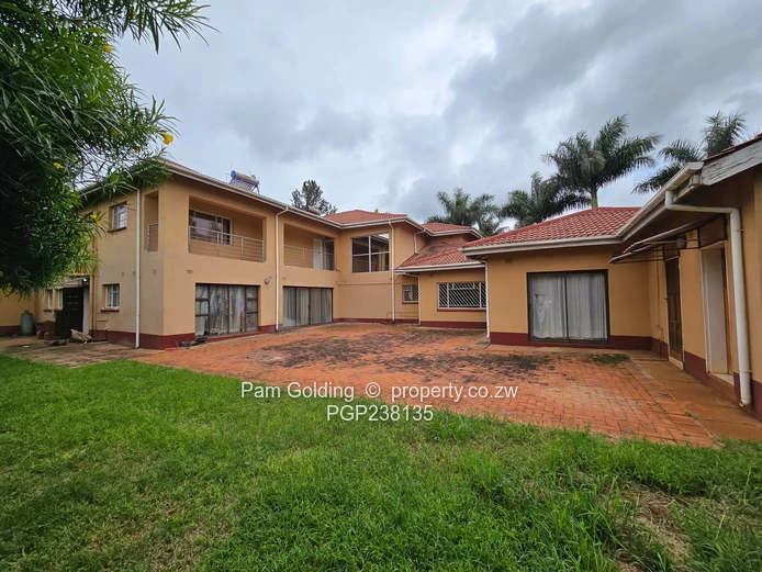 A grand palatial home- 8 bedrooms, 6 en-suite, Borehole, triple garages