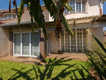 3 Bedroom Flat & Apartment