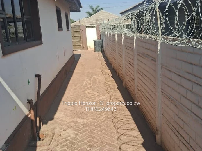 Sunlit 4-Bed House in New Marimba with Borehole