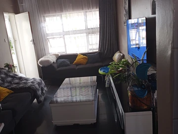 3 Bedroom Flat & Apartment
