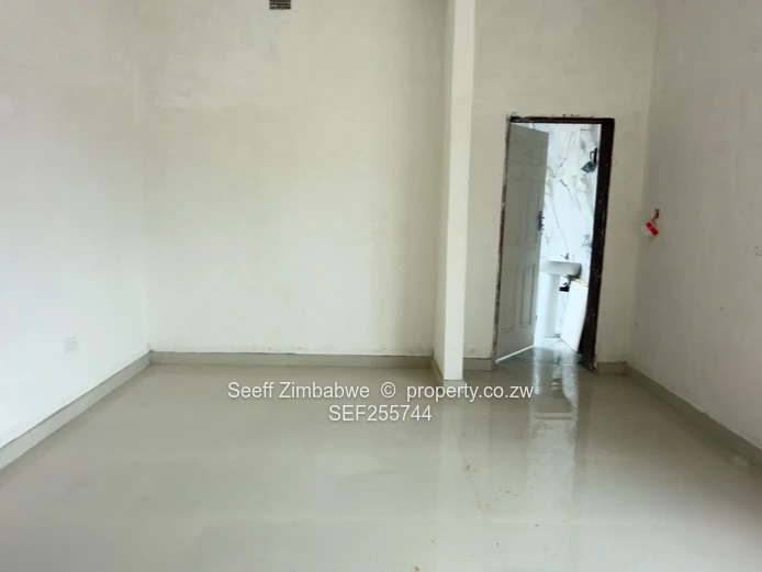 Spacious 5-Bedroom Executive Property with 3-Bedroom Cottage