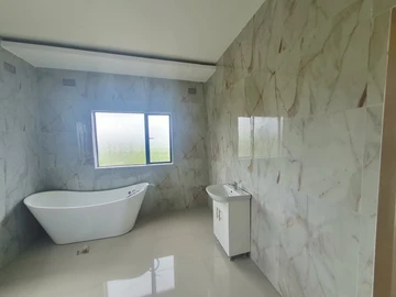 4 Bedroom Flat & Apartment