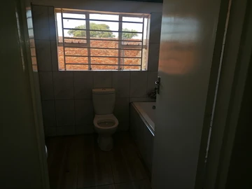 3 Bedroom Flat & Apartment