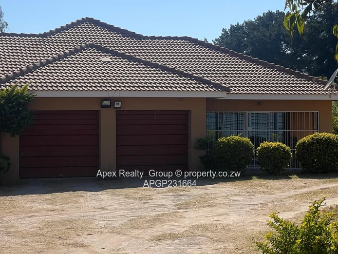 Hatfield House for Sale: Luxurious Family Home with Self-Contained Cottage