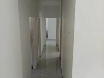 2 Bedroom Flat & Apartment