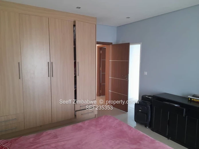 Exquisite Quinnington Masterpiece: Luxury Living with Skyline Views (Sole Mandate)