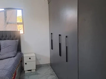 4 Bedroom Flat & Apartment