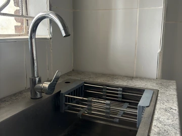 2 Bedroom Flat & Apartment