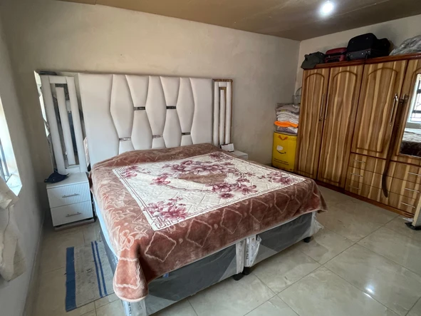 6 Bedroom House