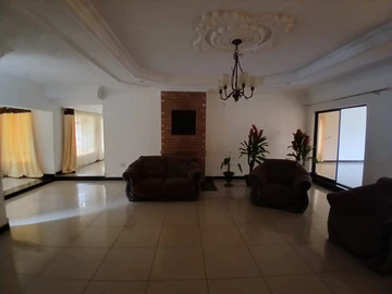 6 Bedroom House