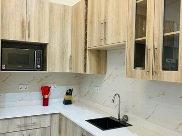 3 Bedroom Flat & Apartment