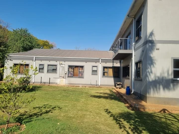6 Bedroom House