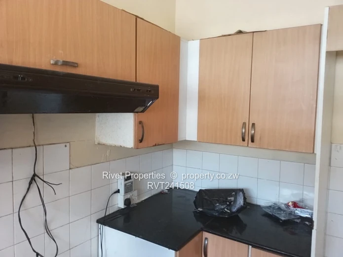 Dolphin Court Garden Flat To Let