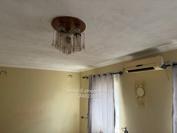 2 bedroomed main en-suite in Waterfalls near waterfalls shops (Sole Mandate)