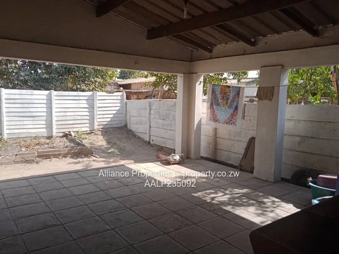 High-Value 4-Bedroom Property with Commercial Upside in Chitungwiza Unit J