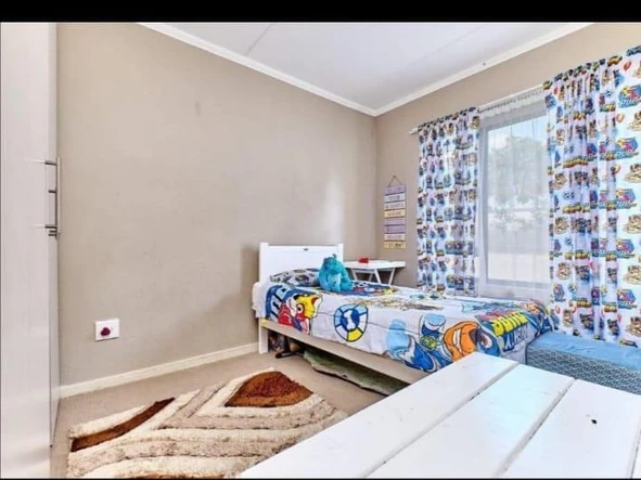 3 Bedroom Flat & Apartment