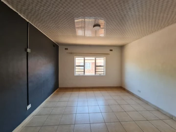 3 Bedroom Flat & Apartment