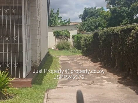 3-Bed Southerton Home — Garden, Driveway 