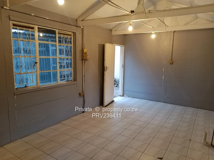 Shop/Office for Rent in Gunhill