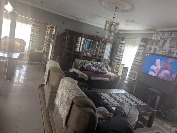 5 Bedroom House