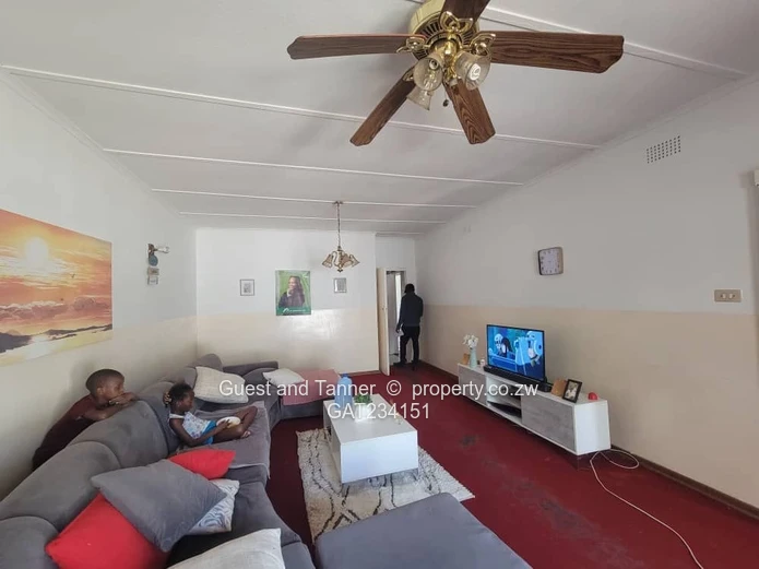 Charming 3-Bedroom House with Servants Quarters for sale in Paddonhurst near Bulawayo 