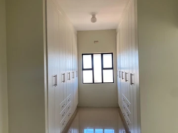 8 Bedroom House