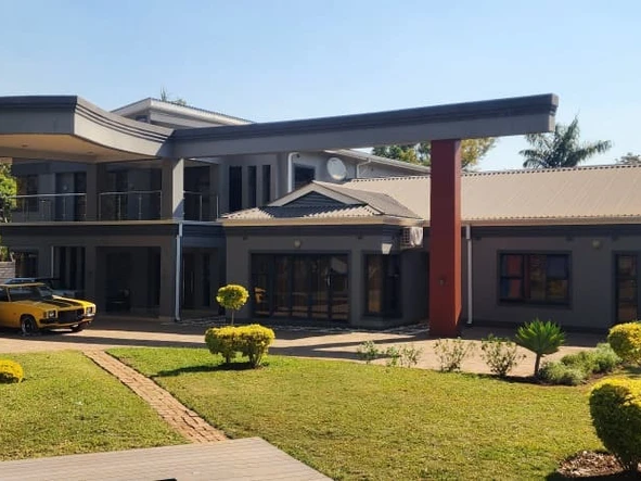 6 Bedroom House