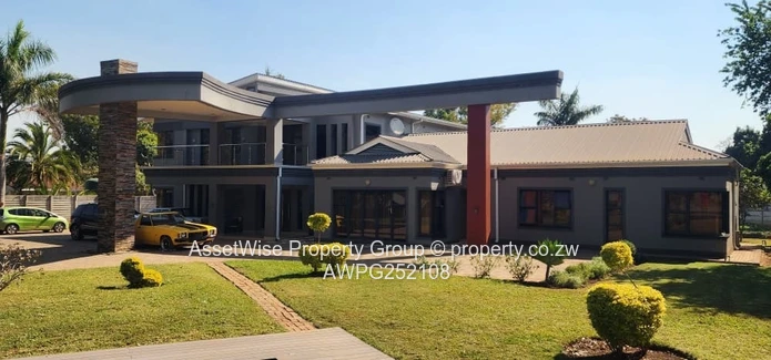 Highlands 6-Bed Modern Home: Pool, Borehole & Garden