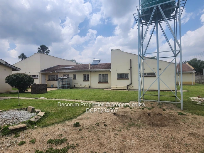 4-Bed Emerald Hill Home on 2030m² with Borehole & Driveway