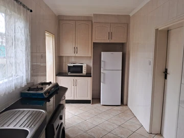 3 Bedroom Flat & Apartment