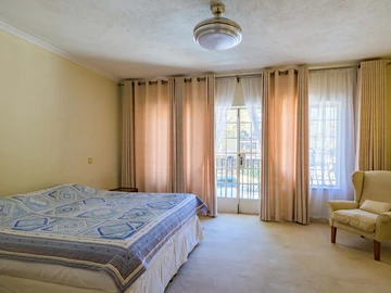 3 Bedroom Flat & Apartment