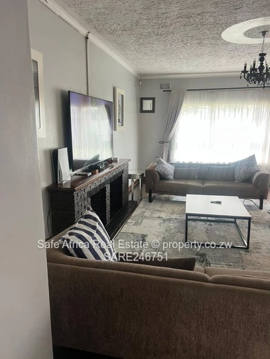 Spacious 4-Bed Home in Eastlea on 1700m² with Borehole