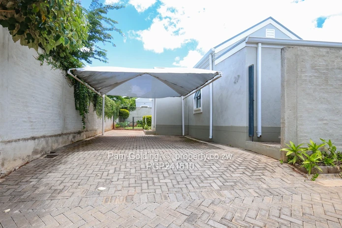 3 Bedroom Town House For Sale in Highlands